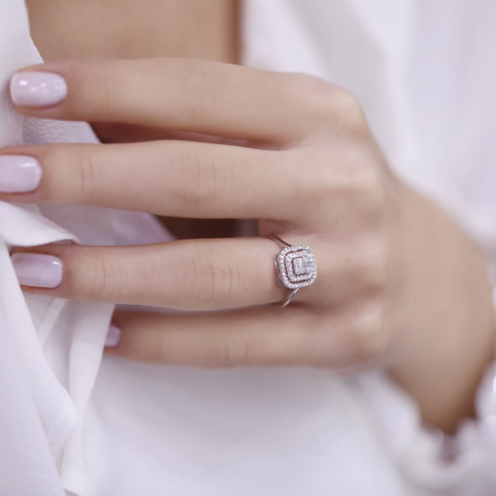 0,50 Karat Görünümlü Baget Pırlanta Yüzük