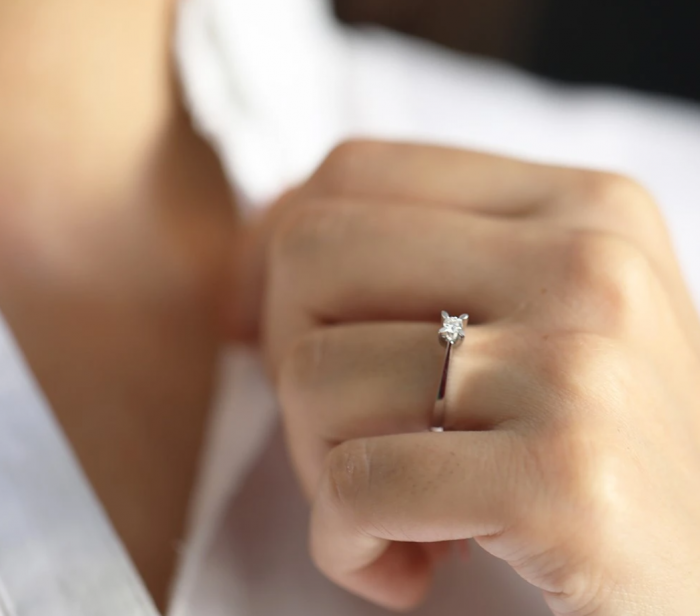 0,10 Karat Tektaş Pırlanta Yüzük