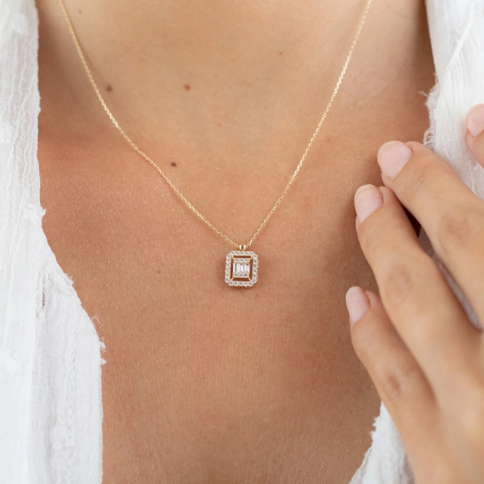 14 Ayar Altın Baget Kolye