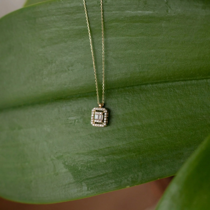 14 Ayar Altın Baget Kolye